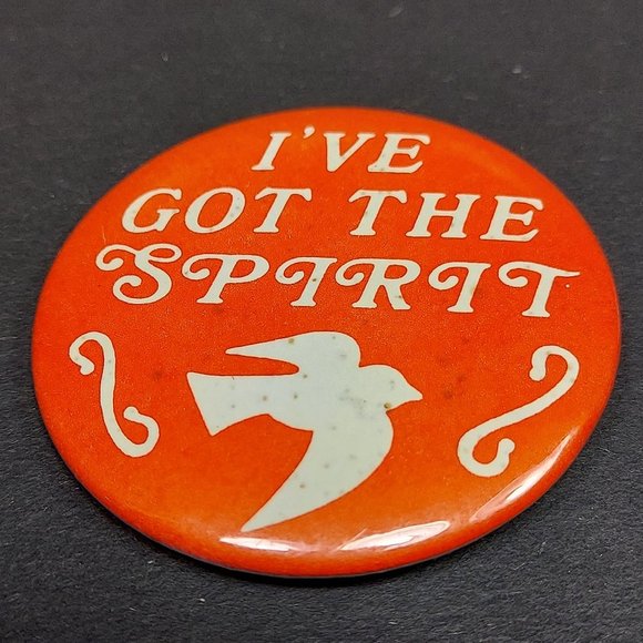 2 Vintage 70s 80s Christianity Religous Pins Pinbacks Buttons Mary Joseph Dove - Picture 2 of 8